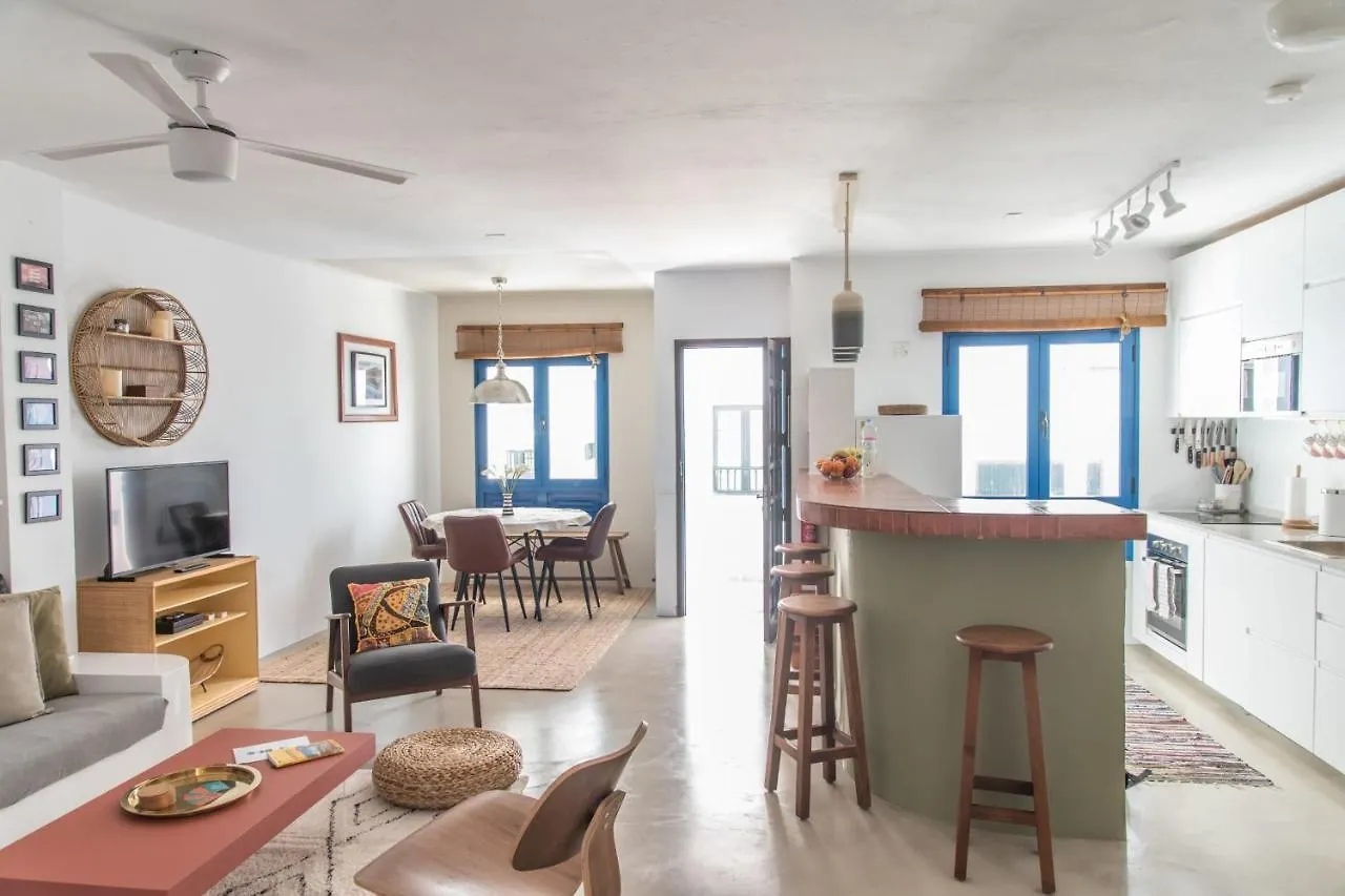 Sandy Bay Home With Roof Terrace And Sea Views Famara Apartment