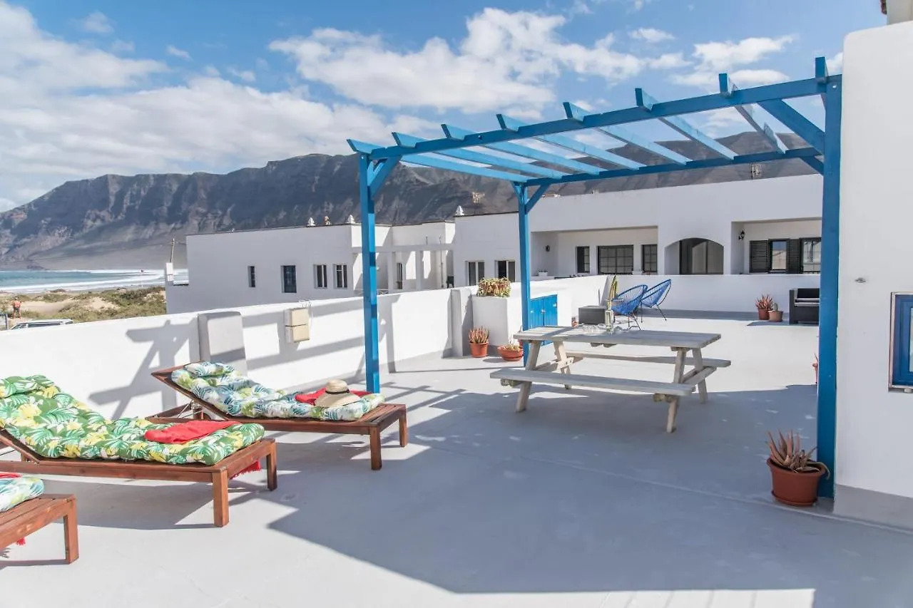 Sandy Bay Home With Roof Terrace And Sea Views Famara Apartment