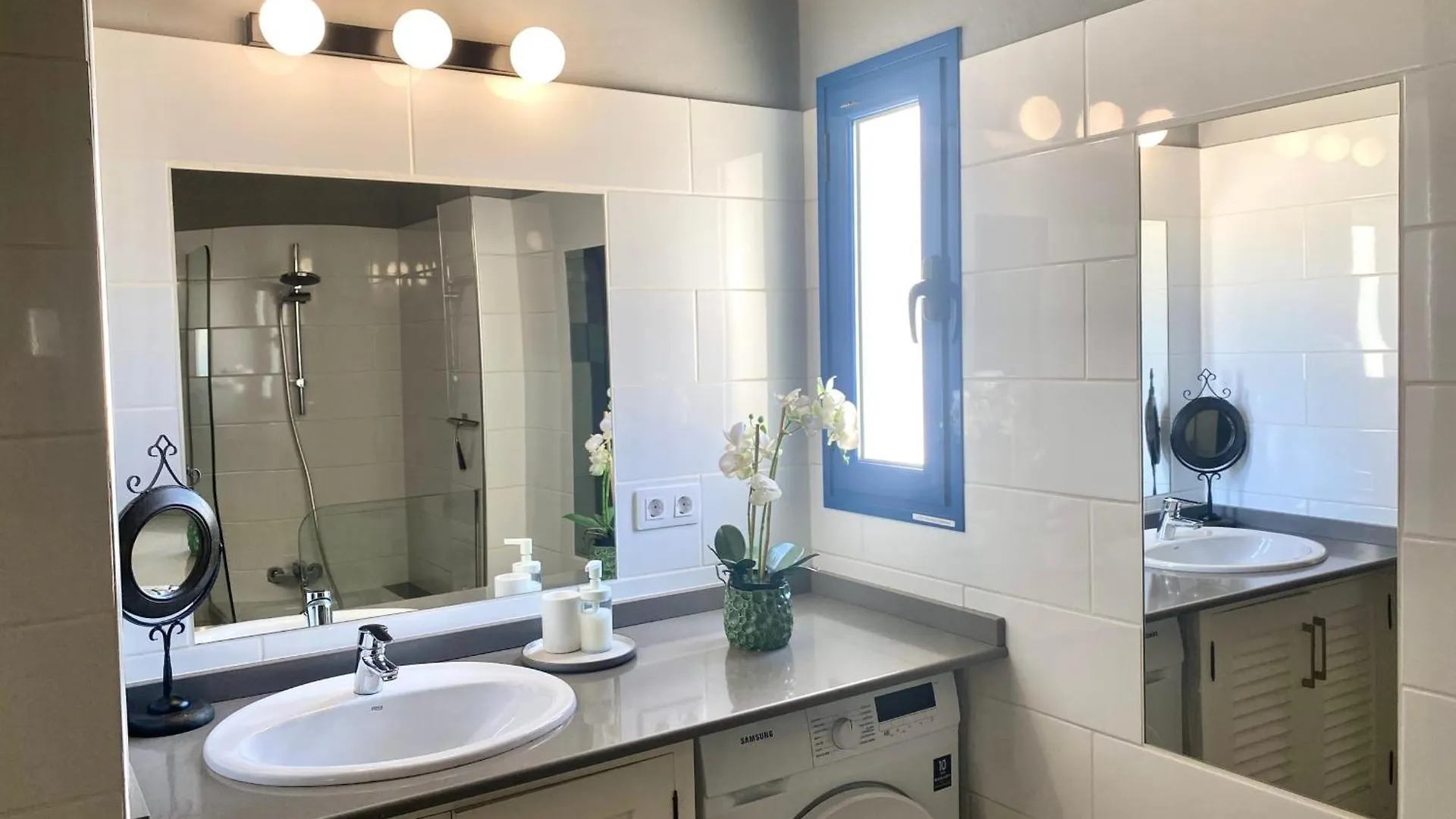 Sandy Bay Home With Roof Terrace And Sea Views Famara Apartment